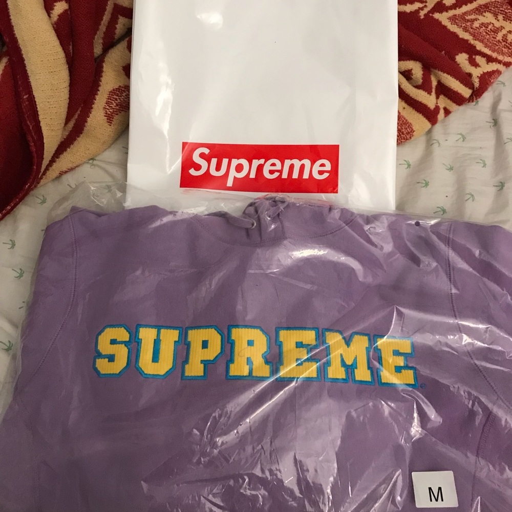 Supreme logo hoodie